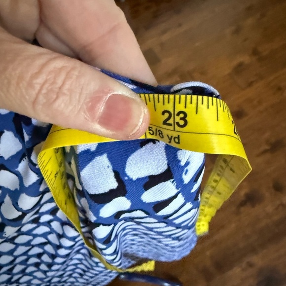 Calvin Klein Abstract Blue, Black, and White Top, Pleated Scoop neck, Size 1X - Picture 4 of 6